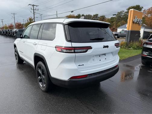 2025 Jeep Grand Cherokee L Laredo