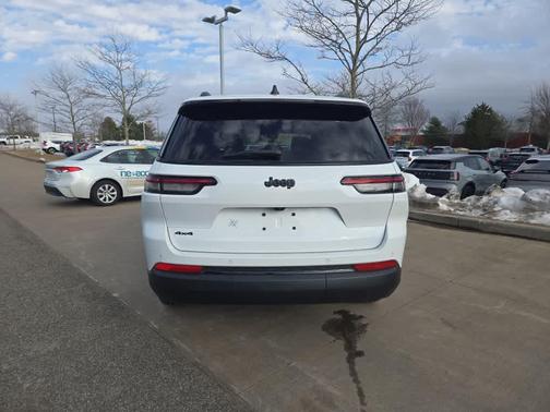 2025 Jeep Grand Cherokee L Laredo