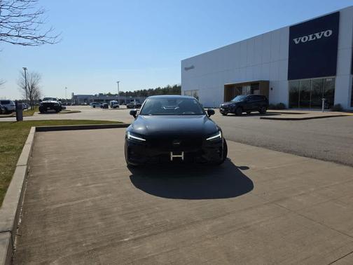 Onyx Black Metallic 2024 Volvo S60 B5 Plus Black Edition