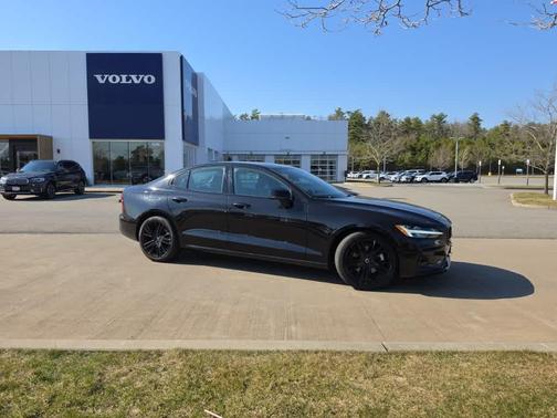 Onyx Black Metallic 2024 Volvo S60 B5 Plus Black Edition