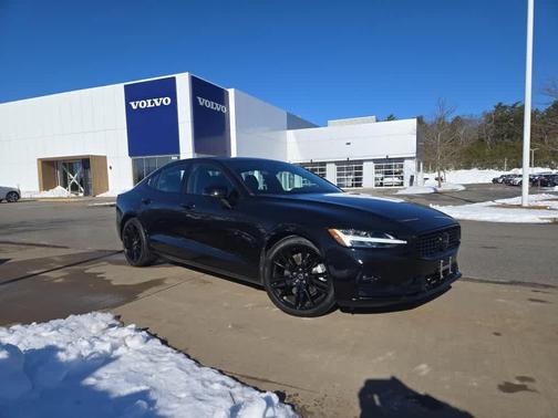 2024 Volvo S60 B5 Plus Black Edition