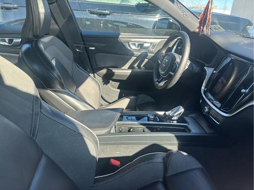 2024 Volvo S60 B5 Plus Black Edition