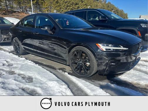 2024 Volvo S60 B5 Plus Black Edition