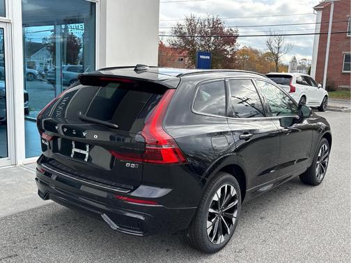 2026 Volvo XC60 B5 Plus