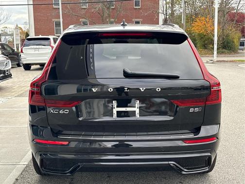 2026 Volvo XC60 B5 Plus