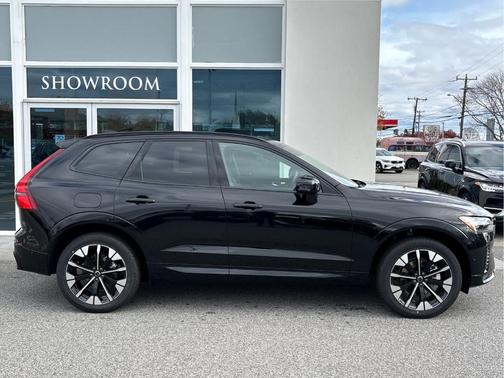 2026 Volvo XC60 B5 Plus