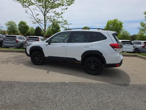 Crystal White Pearl 2024 Subaru Forester Wilderness