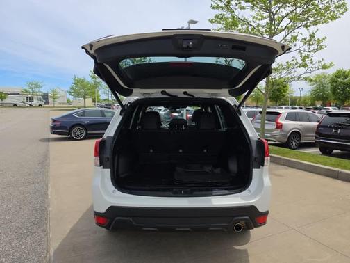 Crystal White Pearl 2024 Subaru Forester Wilderness