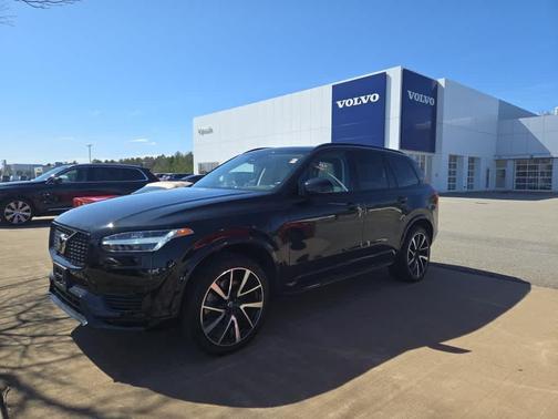 2023 Volvo XC90 Recharge Plug-In Hybrid T8 Plus Dark Theme 7-Seater