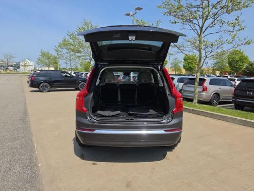 Platinum Grey Metallic 2023 Volvo XC90 B6 Plus 7-Seater