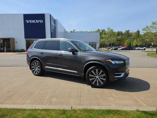 Platinum Grey Metallic 2023 Volvo XC90 B6 Plus 7-Seater