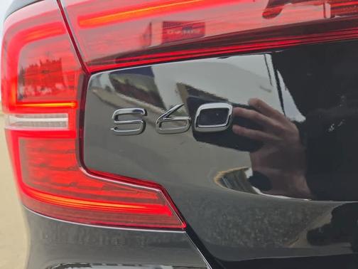 2024 Volvo S60 B5 Plus Black Edition