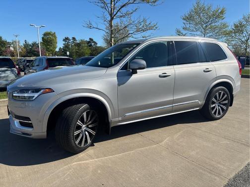 Silver 2023 Volvo XC90 B6 Plus 7-Seater
