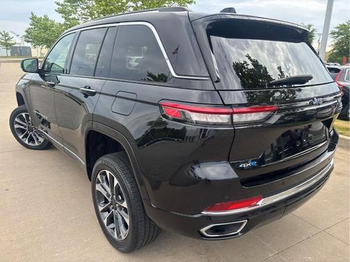 Diamond Black 2022 Jeep Grand Cherokee 4xe Overland