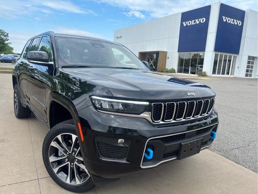 Diamond Black 2022 Jeep Grand Cherokee 4xe Overland