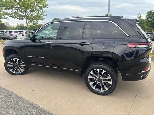 Diamond Black 2022 Jeep Grand Cherokee 4xe Overland