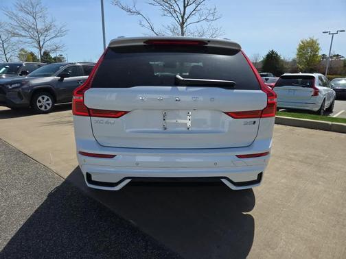 2025 Volvo XC60 B5 Core