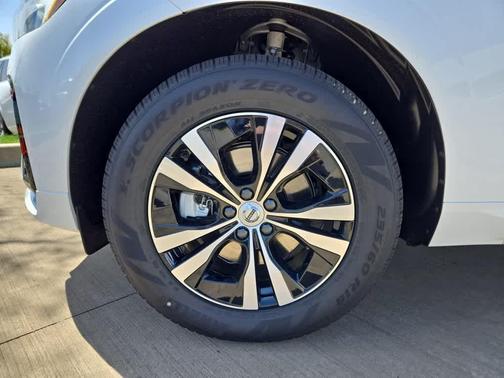 2025 Volvo XC60 B5 Core