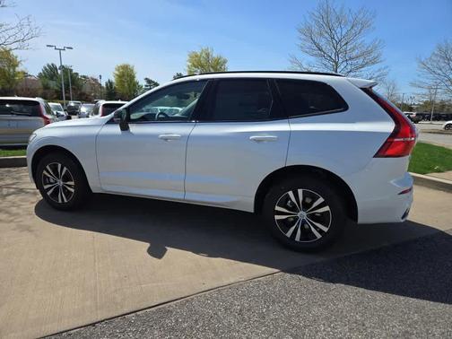 2025 Volvo XC60 B5 Core