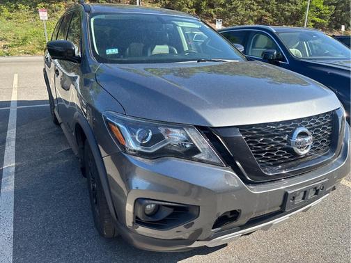 Gun Metallic 2020 Nissan Pathfinder SL