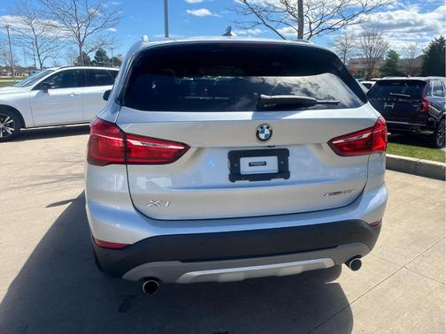 Glacier Silver Metallic 2019 BMW X1 xDrive28i