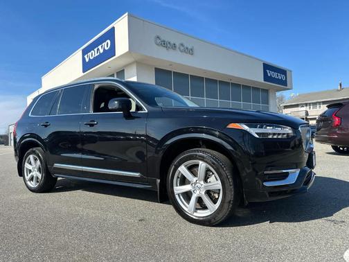 Onyx Black Metallic 2024 Volvo XC90 B5 Core Bright Theme