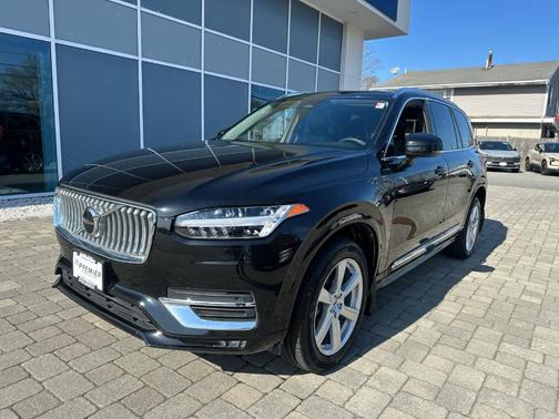 Onyx Black Metallic 2024 Volvo XC90 B5 Core Bright Theme