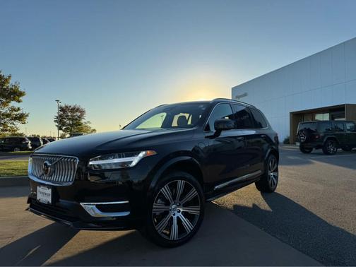 2024 Volvo XC90 Recharge Plug-In Hybrid T8 Ultimate Bright Theme 7-Seater