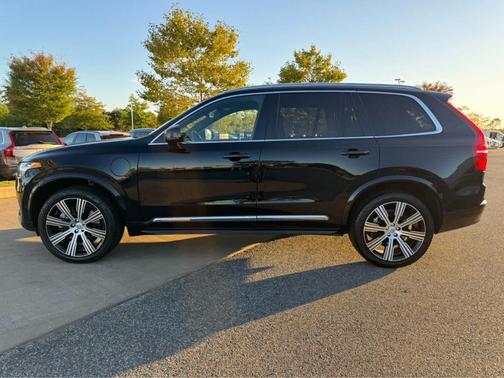 2024 Volvo XC90 Recharge Plug-In Hybrid T8 Ultimate Bright Theme 7-Seater