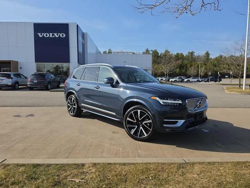 Denim Blue Metallic 2023 Volvo XC90 B6 Plus 7-Seater