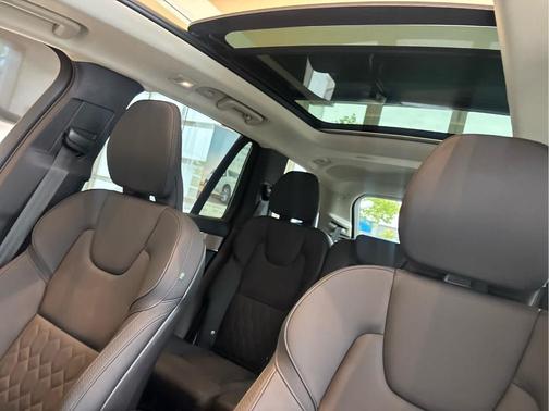 Denim Blue Metallic 2026 Volvo XC90 B6 Plus 7-Seater
