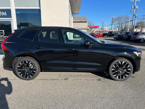 2026 Volvo XC60 B5 Ultra