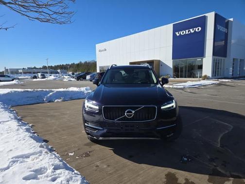 2019 Volvo XC90 T6 Momentum