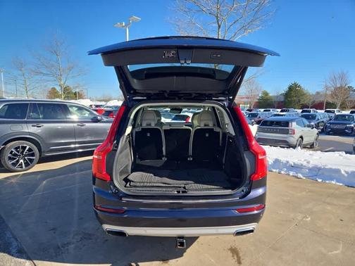 2019 Volvo XC90 T6 Momentum