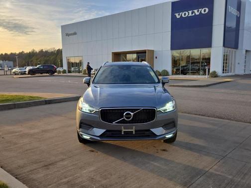 2021 Volvo XC60 T6 Momentum