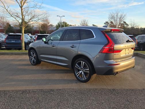 2021 Volvo XC60 T6 Momentum