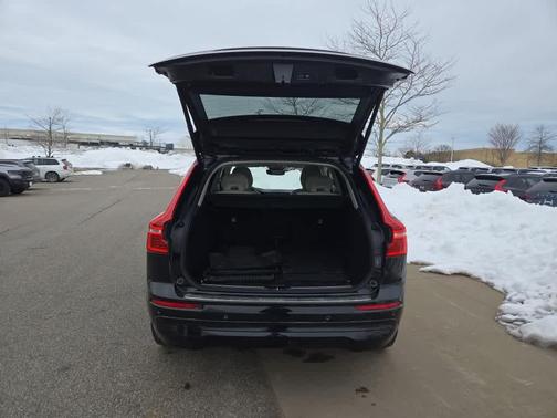 2023 Volvo XC60 B5 Core