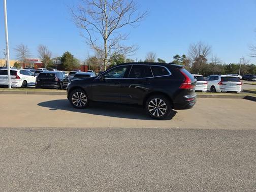 Onyx Black Metallic 2023 Volvo XC60 B5 Core
