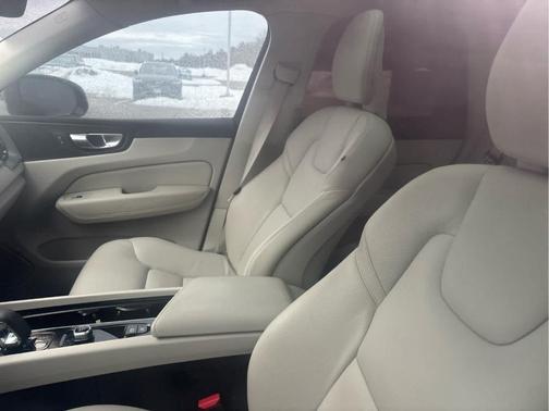 2023 Volvo XC60 B5 Core