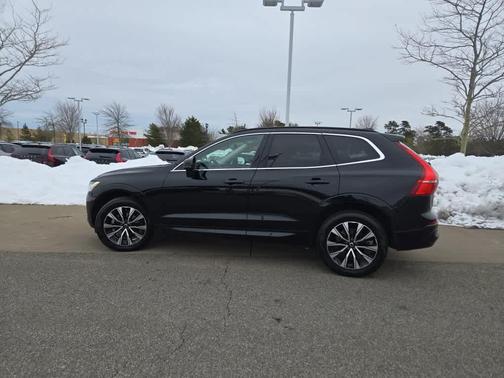 2023 Volvo XC60 B5 Core