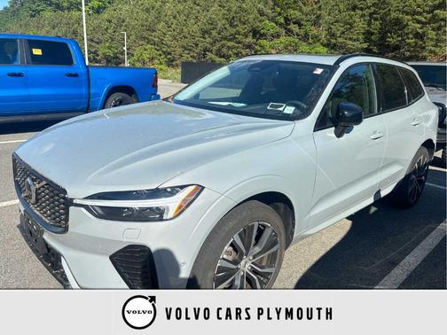Gray 2024 Volvo XC60 B5 Plus Dark Theme