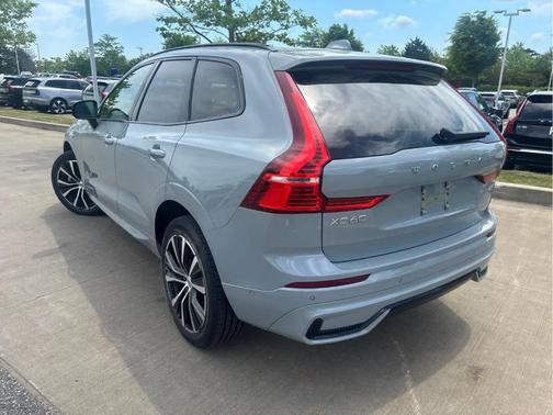 Gray 2024 Volvo XC60 B5 Plus Dark Theme