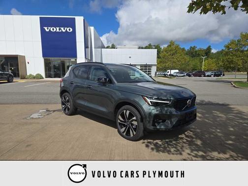 2026 Volvo XC40 B5 Ultra