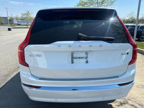 White 2023 Volvo XC90 B6 Plus 7-Seater