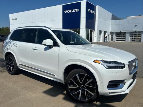 White 2023 Volvo XC90 B6 Plus 7-Seater