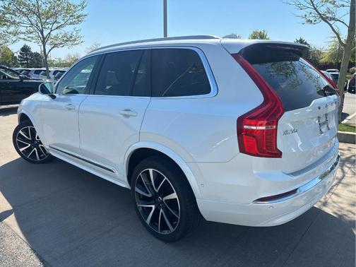 White 2023 Volvo XC90 B6 Plus 7-Seater