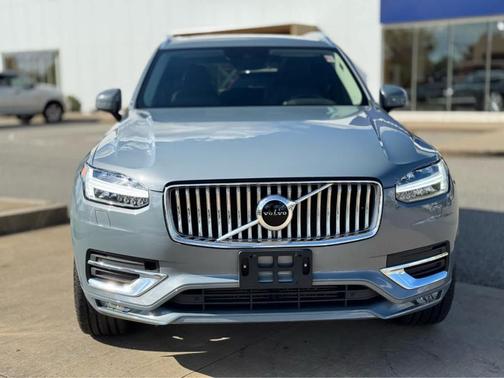 2022 Volvo XC90 T6 Inscription 7 Passenger