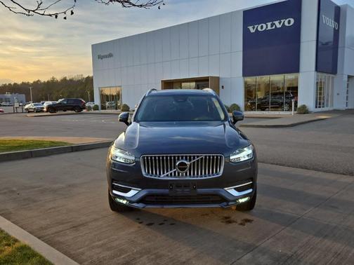 2024 Volvo XC90 B5 Core Bright Theme