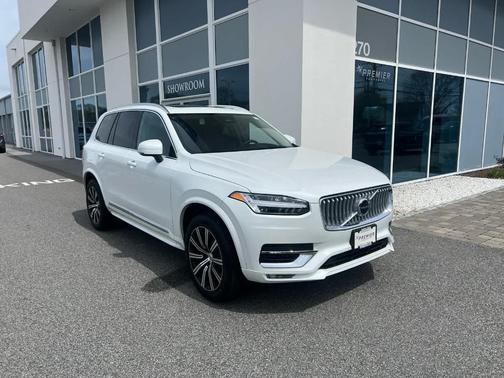 2025 Volvo XC90 B5 Core