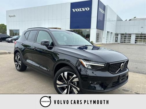 Black 2023 Volvo XC40 B5 Plus Dark Theme